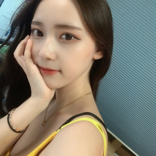 오딸녀  BJ 짜미 겨드랑이 가슴골 레알 좋은 피부