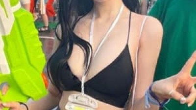 강추  워터밤 이쁜 미모 리즈 한갱 블랙 비키니 가슴골