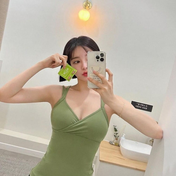 섹쉬녀  쇼핑몰 사장 겸 모델 모코밍 수영복 폴댄스 몸매