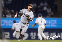 '한화 고민 깊어진다' 90억 FA 복귀 앞두고도 입지 굳힌 김태연… ‘1할→4할’ 반전 드라마, 공존 해법 찾을까