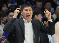 디펜딩 챔피언 KCC, 개막전서 무기력한 대패…지난해 우승 의미 퇴색?