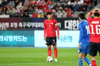 손흥민, 차범근 넘어 한국인 최다 골 신기록… 모레노호, 우즈베키스탄에 2-0 완승